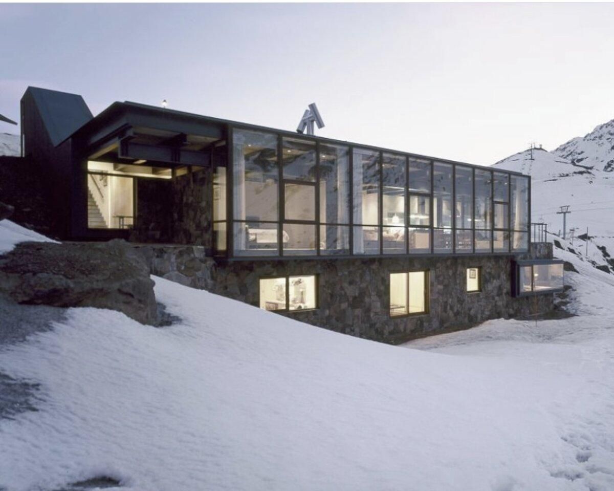 Затерянное в горах: фото шале на берегу горного озера в Аргентине Затерянное в горах: фото шале на берегу горного озера в Аргентине