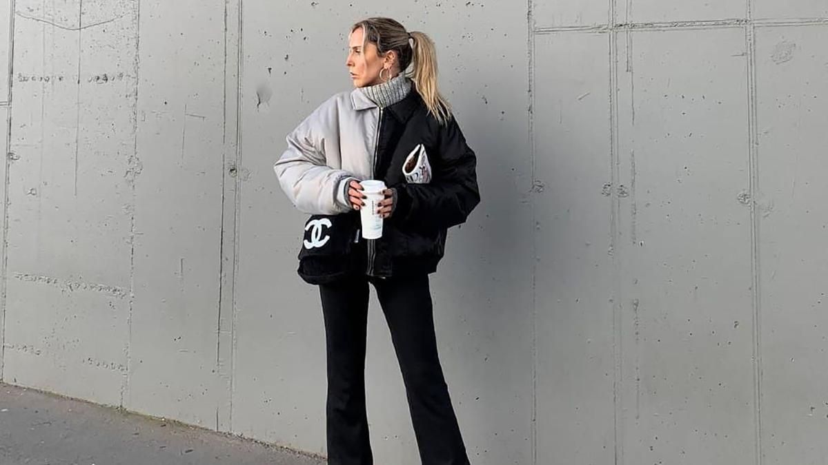 Двоколірна куртка і штани кльош: Софія Коельо вчить стильно одягатися взимку