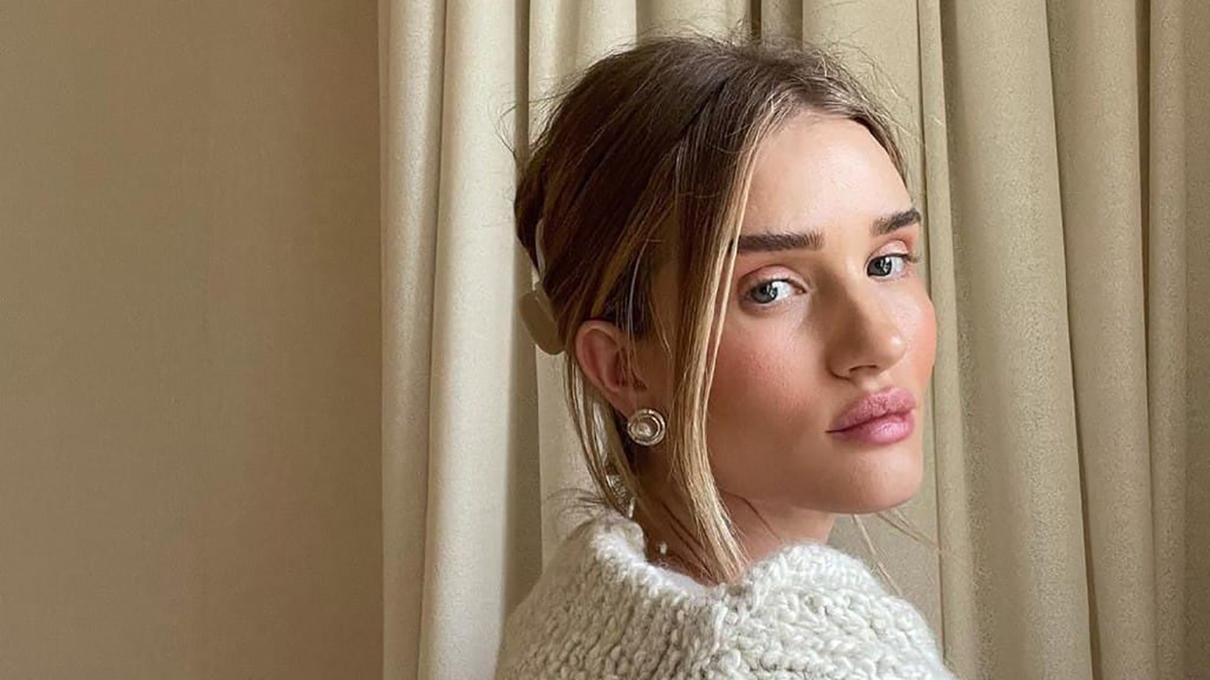 Рози Хантингтон-Уайтли показывает на своем примере новый тренд: фото Рози Хантингтон-Уайтли показывает на своем примере новый тренд: фото