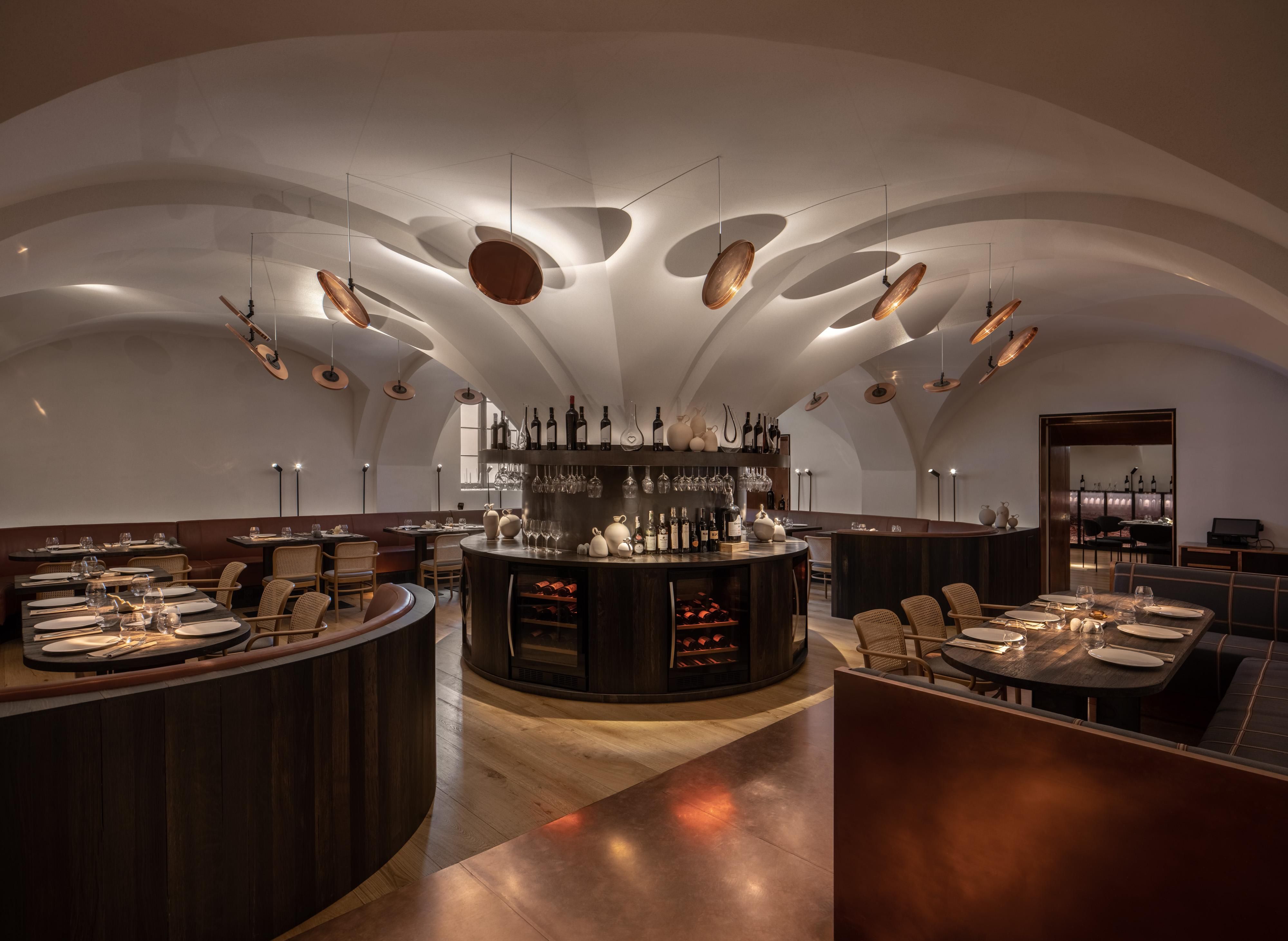 Ресторан Samna Київ: фото інтер'єру ресторану в старовинному особняку Ресторан Samna Київ: фото інтер'єру ресторану в старовинному особняку