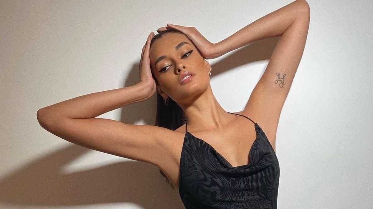 Жизель Оливейра демонстрирует зимний аксессуар: фото Жизель Оливейра демонстрирует зимний аксессуар: фото