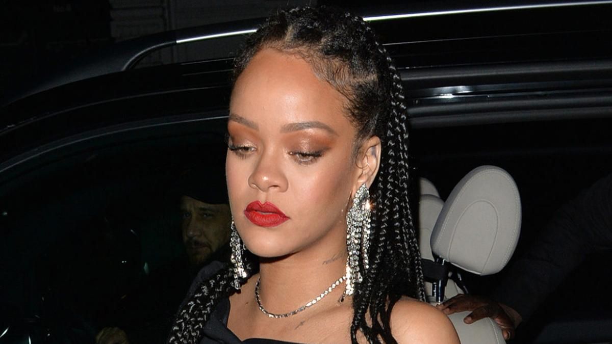 Рианна закрывает бренд Fenty Рианна закрывает бренд Fenty