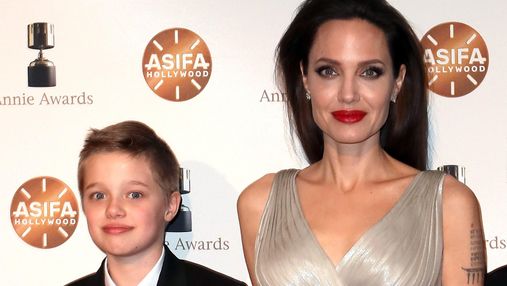 Дочь Анджелины Джоли и Брэда Питта отказалась от фамилии отца