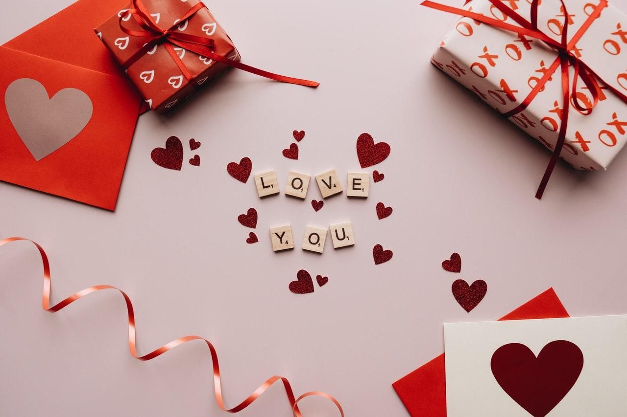 Валентинки-картинки коханому чи коханій до Дня закоханих 2021