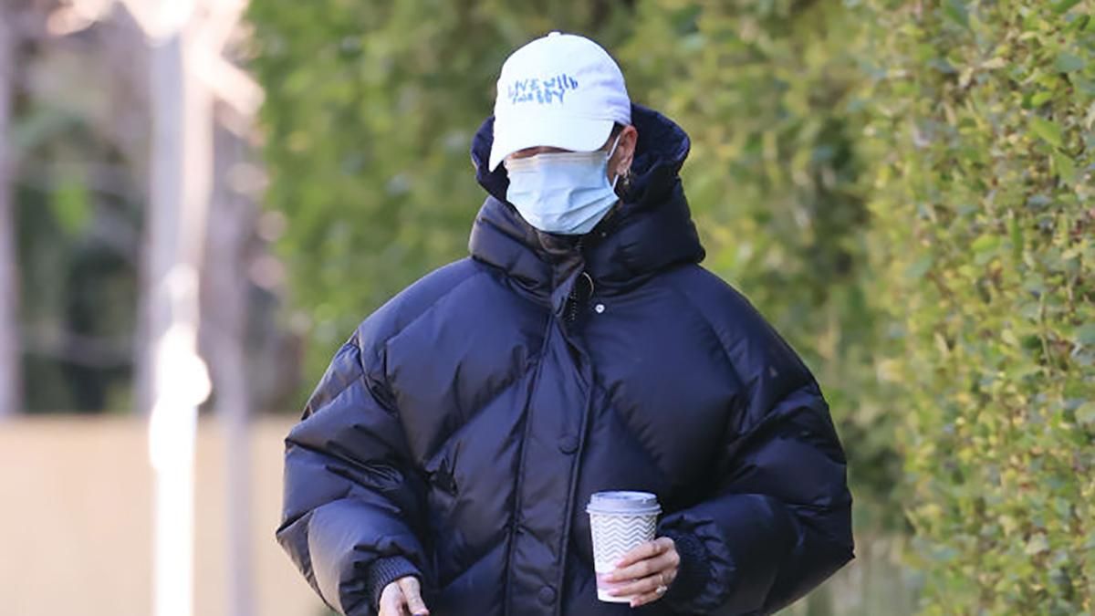 Хейли Бибер надела пуховик украинского бренда IENKI IENKI за 33 тысячи гривен: фото Хейли Бибер надела пуховик украинского бренда IENKI IENKI за 33 тысячи гривен: фото