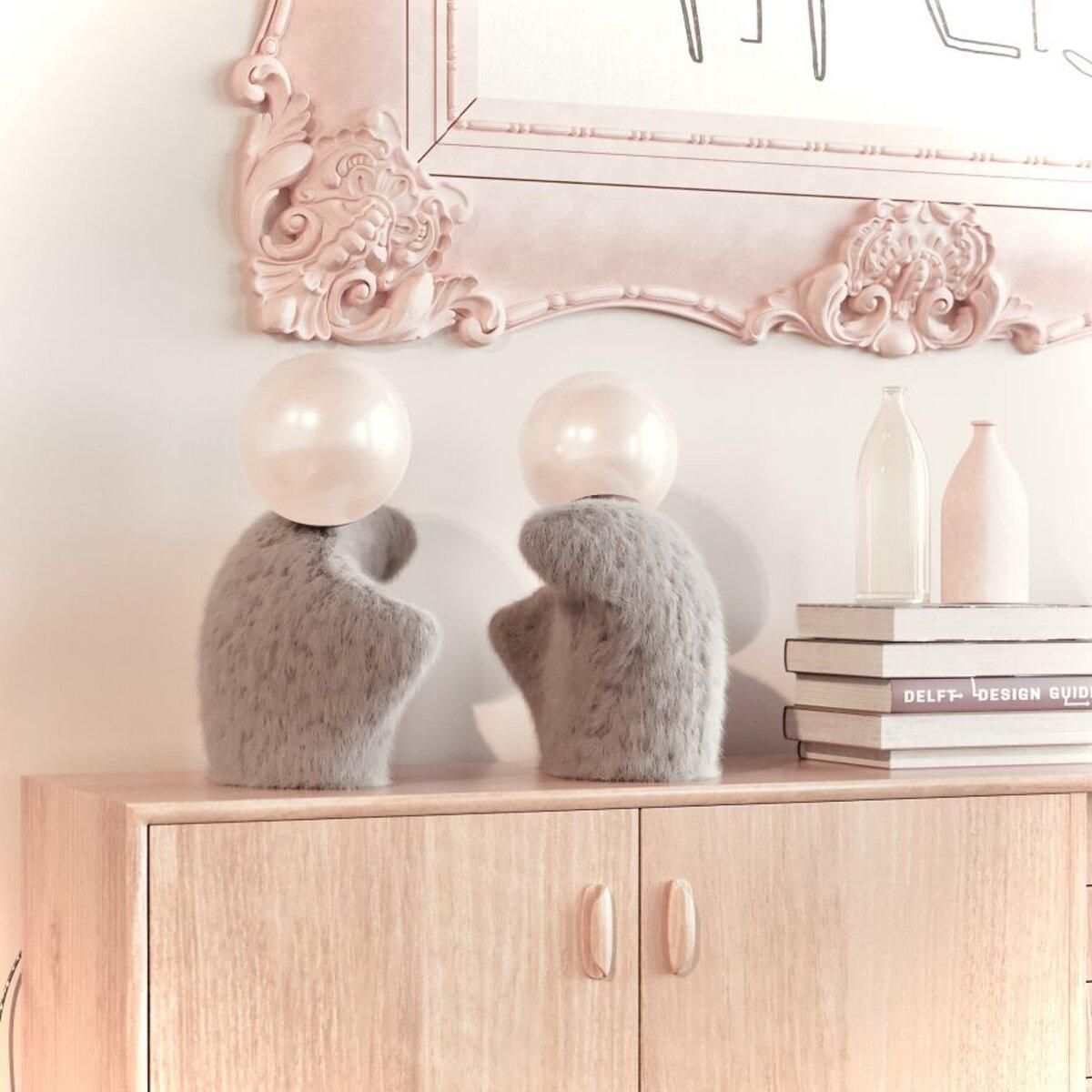 Лампа, що символізує кінець пандемії: фото зворушливого декору Лампа, що символізує кінець пандемії: фото зворушливого декору