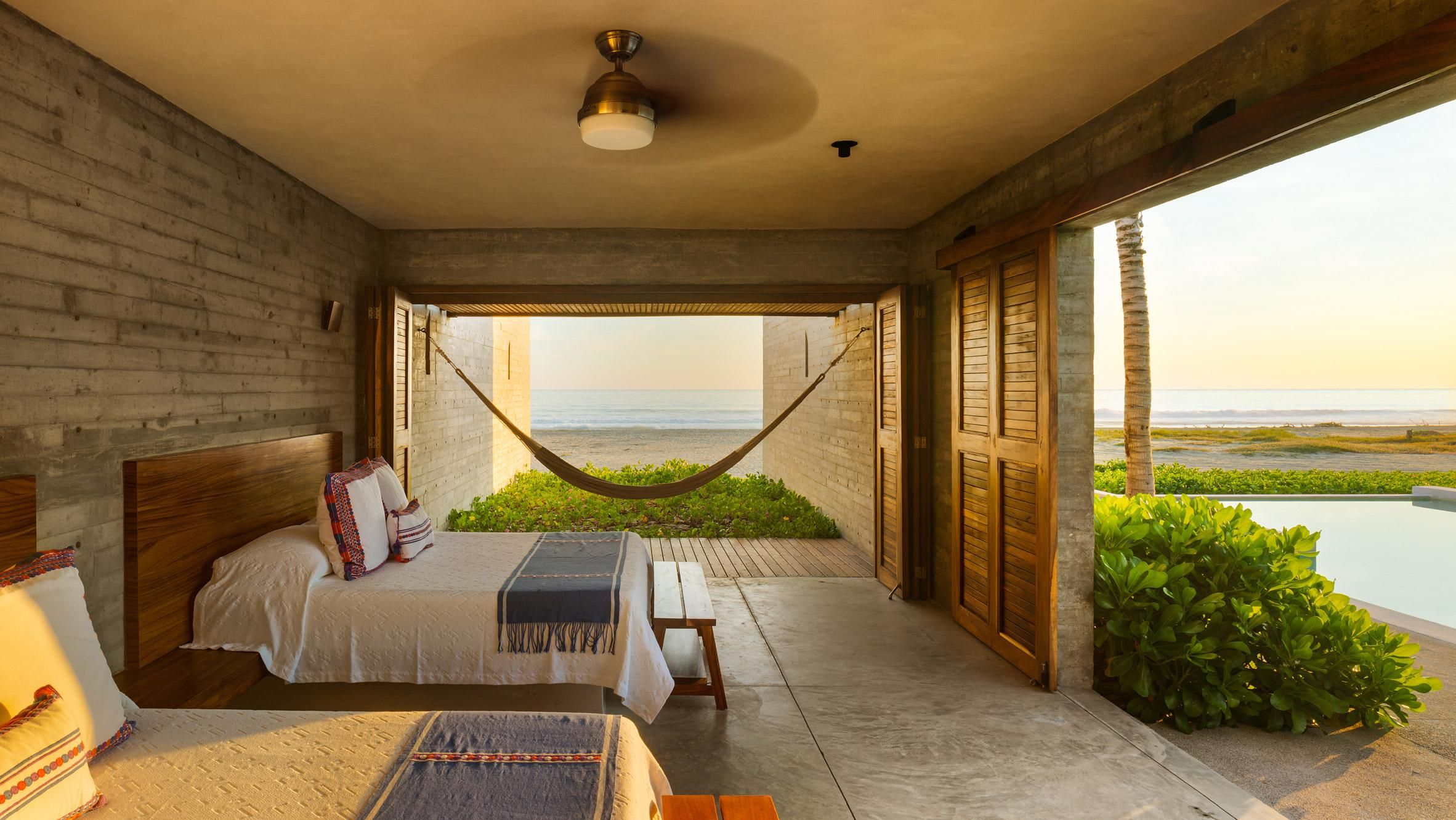 Дом для отдыха из дерева и соломы: фото интерьера из Мексики Дом для отдыха из дерева и соломы: фото интерьера из Мексики