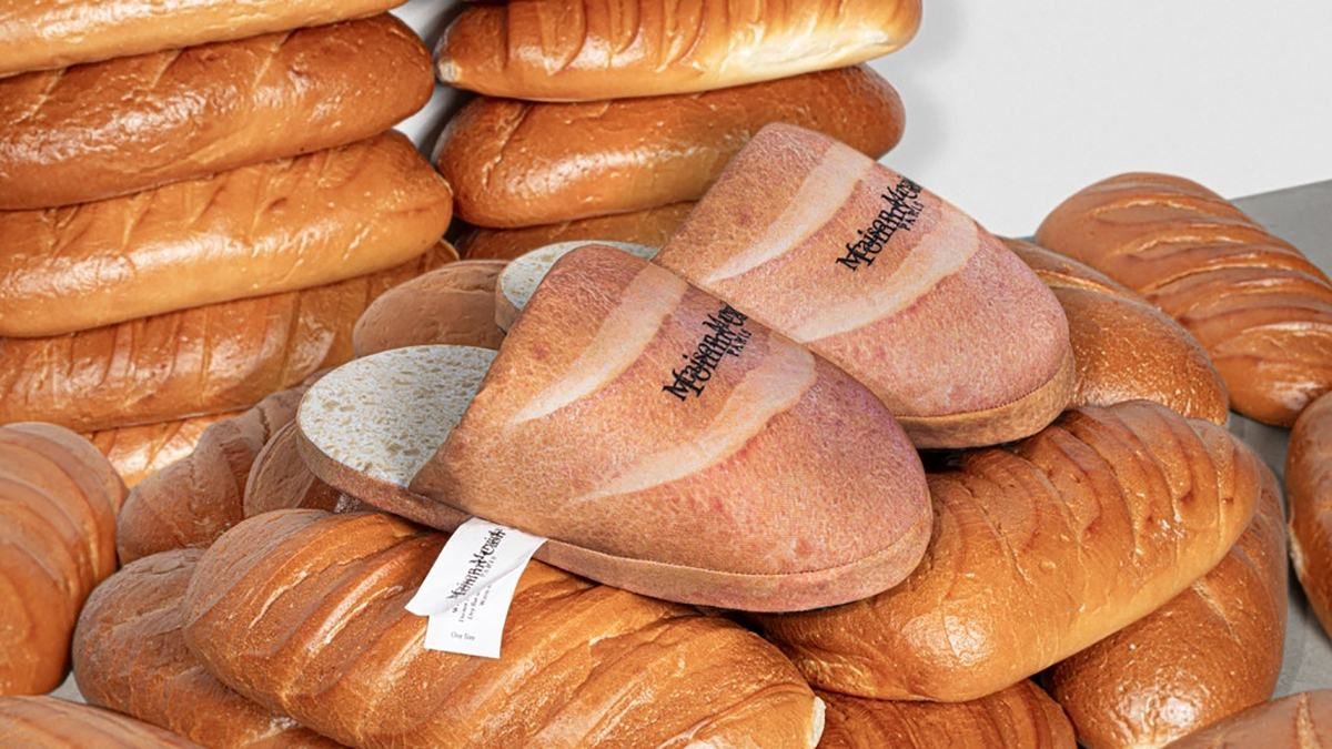 Томми Кэш создал тапки в виде батонов Томми Кэш создал тапки в виде батонов