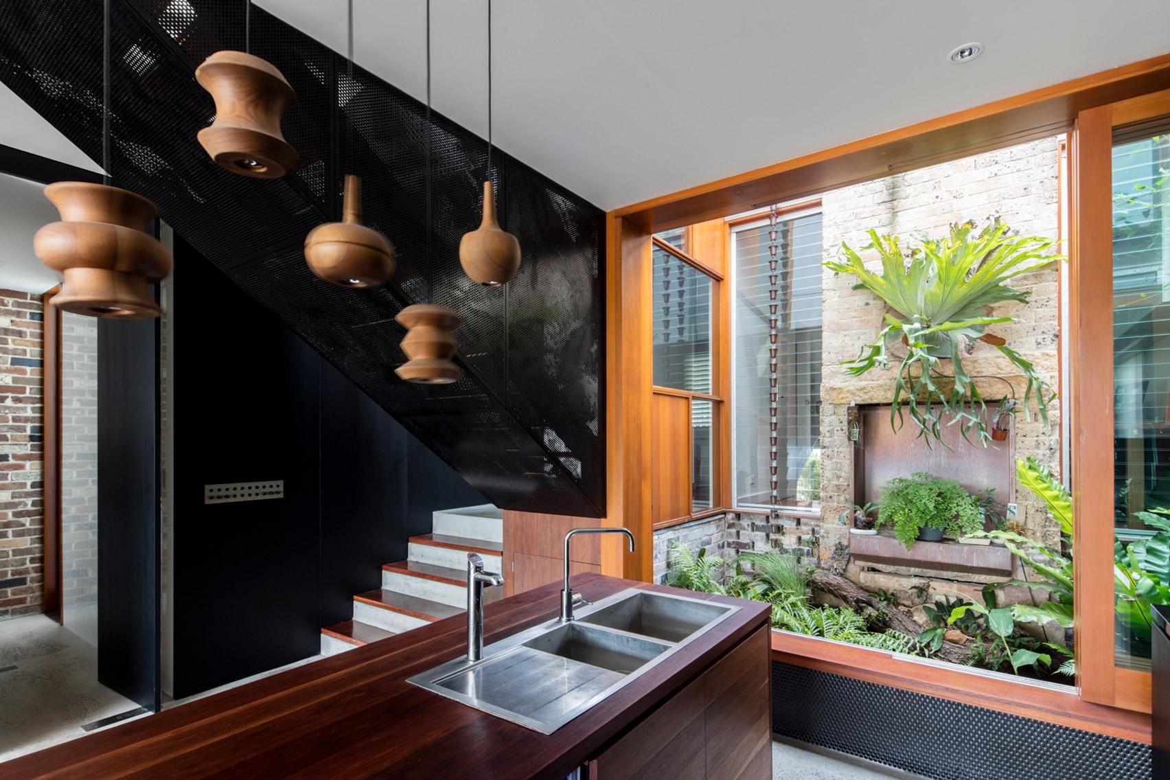Будинок з чорними стінами: фото стильного помешкання в Австралії