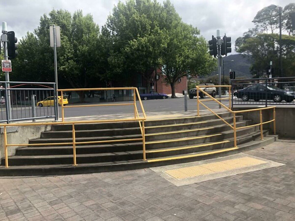 На цих сходах неможливо не впасти: курйозні фото На цих сходах неможливо не впасти: курйозні фото