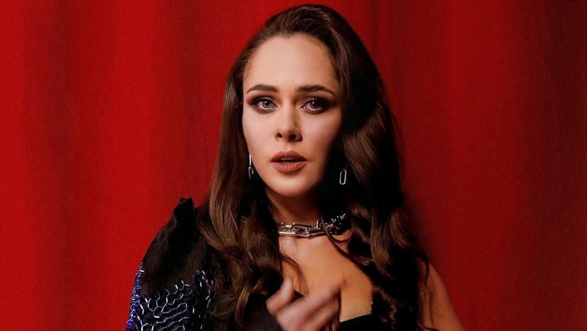 Солістка The Hardkiss одягнула сукню від Валерії Ковальської Солістка The Hardkiss одягнула сукню від Валерії Ковальської