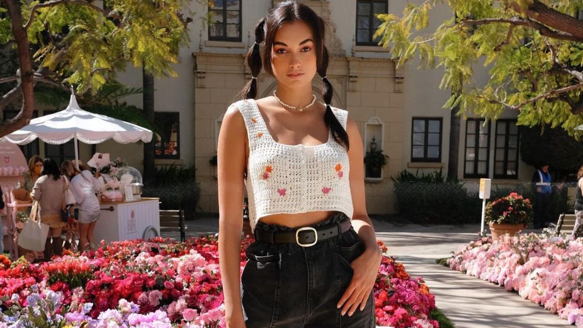 Жизель Олівейра вразила образом у в'язаному топі й чорних штанах: фото Жизель Олівейра вразила образом у в'язаному топі й чорних штанах: фото