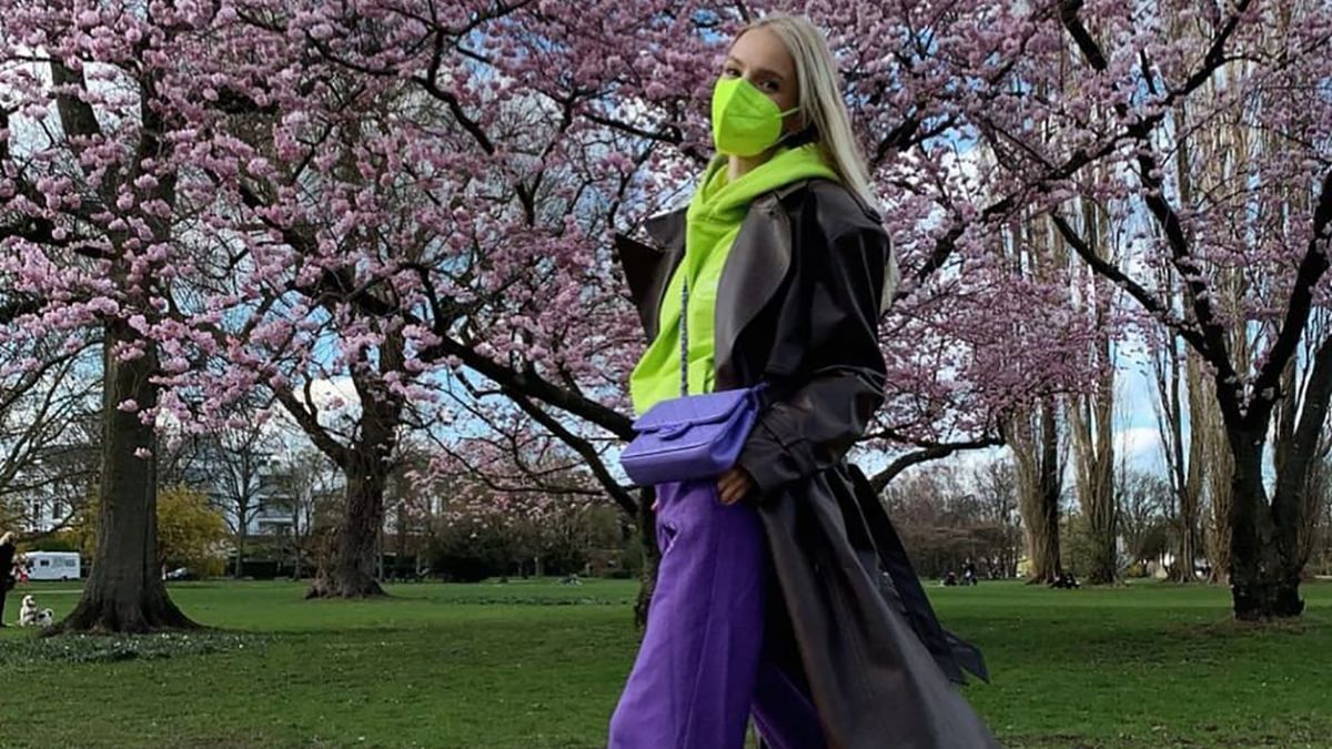 Самое модное сочетание цветов – салатовый и фиолетовый: интересный образ показывает Леони Ханне Самое модное сочетание цветов – салатовый и фиолетовый: интересный образ показывает Леони Ханне