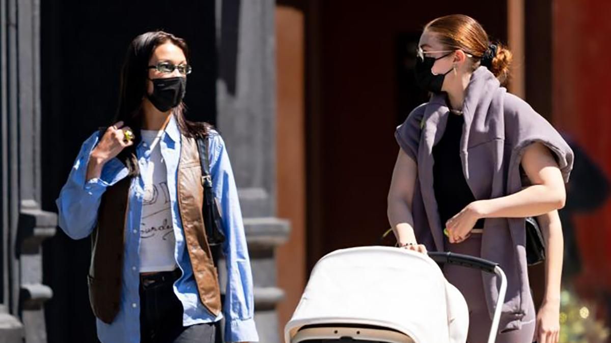 Сестры на прогулке: Белла и Джиджи Хадид показали безупречные образы Сестры на прогулке: Белла и Джиджи Хадид показали безупречные образы