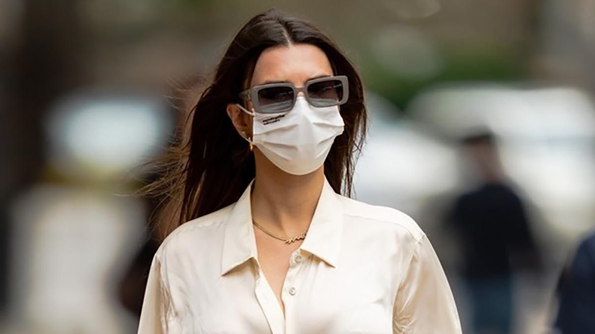 Эмили Ратажкоски примерила стильный образ Эмили Ратажкоски примерила стильный образ