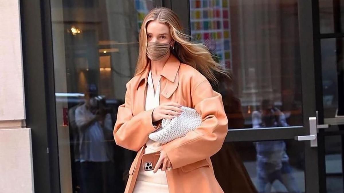 Бездоганний аутфіт Розі Гантінгтон-Вайтлі Бездоганний аутфіт Розі Гантінгтон-Вайтлі