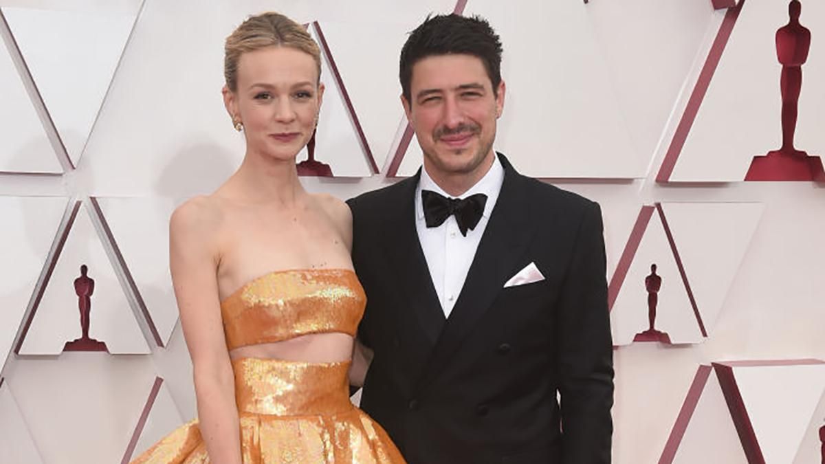 Розкішні образи пар на червоній доріжці Розкішні образи пар на червоній доріжці