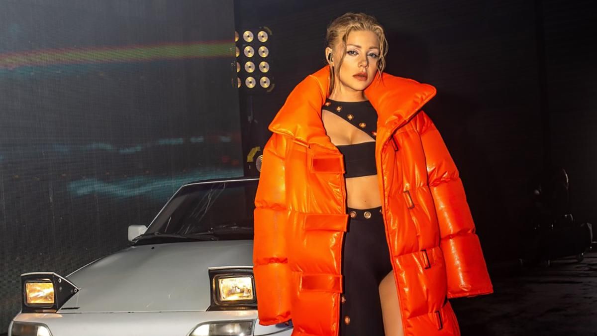 Нова Тіна Кароль: співачка показала яскраві перевтілення свого образу за допомогою одягу Нова Тіна Кароль: співачка показала яскраві перевтілення свого образу за допомогою одягу