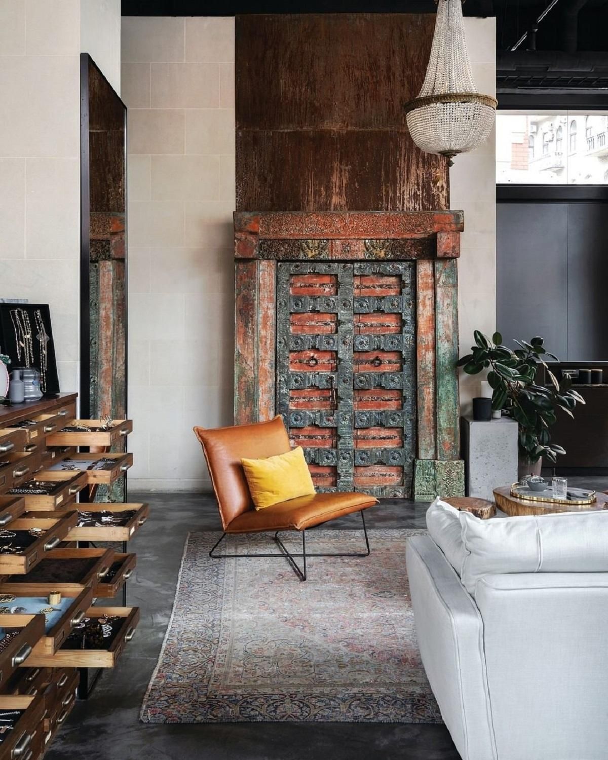 Apartment 13 – вінтаж та богемний шик: фото стильного інтер'єру шоуруму у Києві Apartment 13 – вінтаж та богемний шик: фото стильного інтер'єру шоуруму у Києві