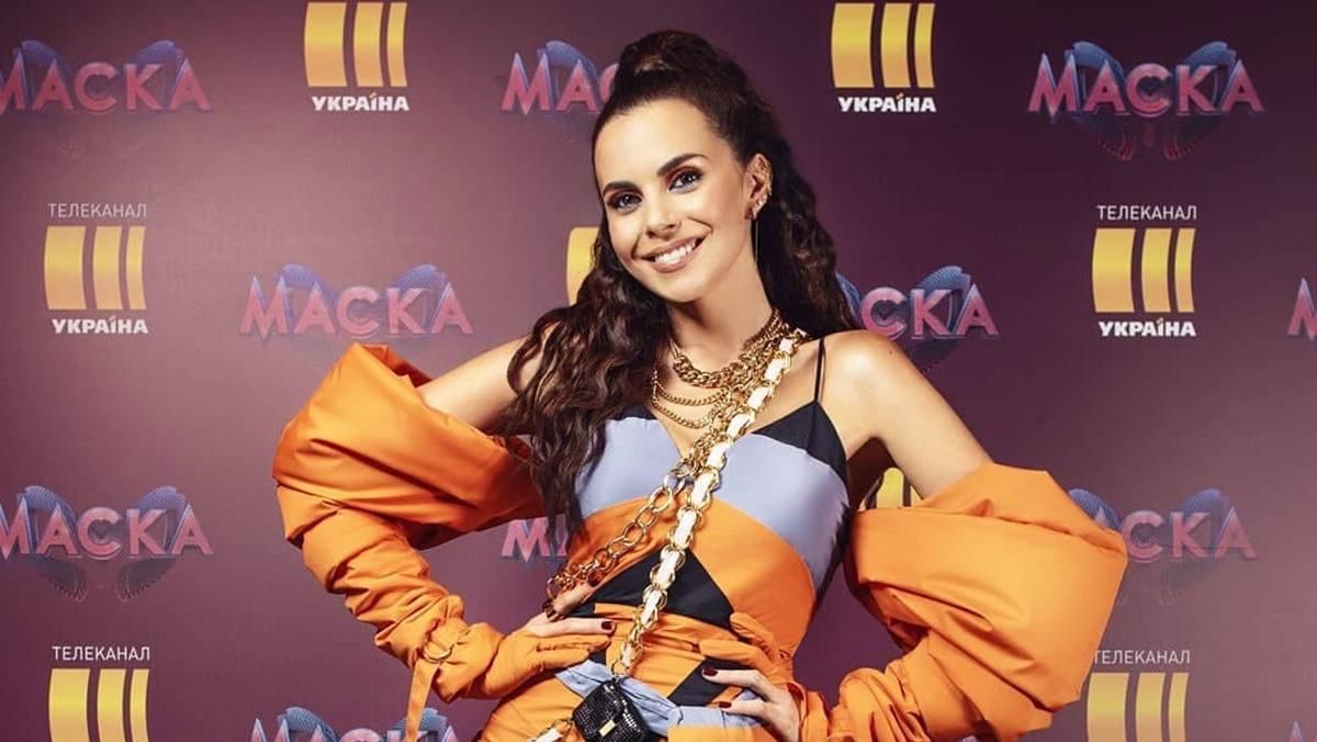 9 розкішних образів іменинниці NK на шоу "Маска": чарівні фото 9 розкішних образів іменинниці NK на шоу "Маска": чарівні фото