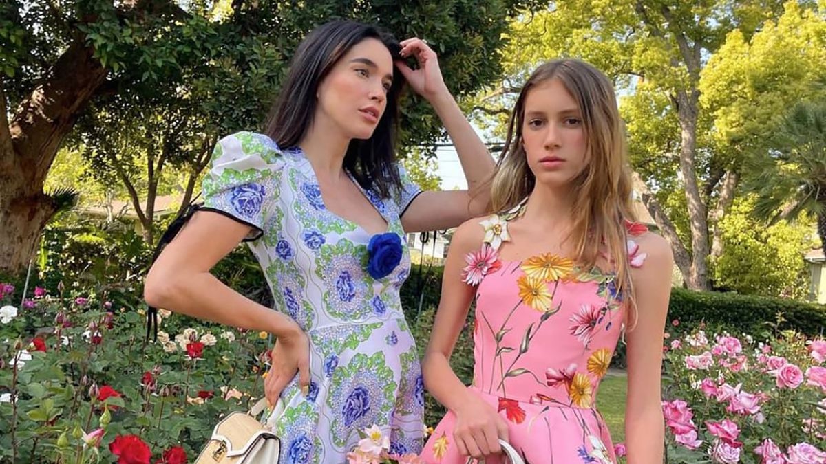 Як носять модниці квіткові сукні Як носять модниці квіткові сукні