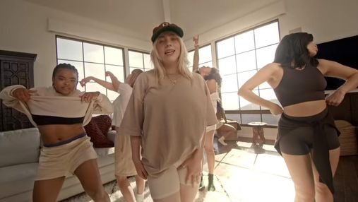 Біллі Айліш знялась у новому кліпі Lost Cause, де приміряла бренд білизни Кардашян: відео