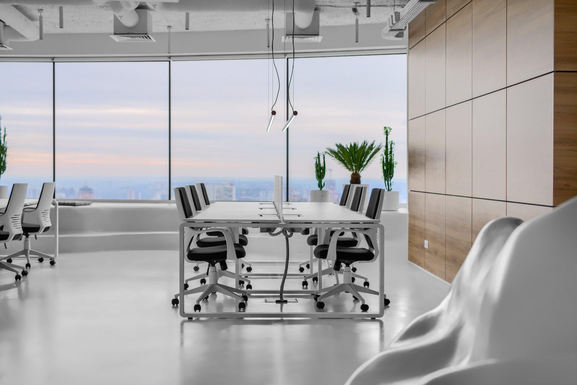 Панорамні вікна, футуристичність, smart-рішення: IT-офіс в найвищій будівлі України Панорамні вікна, футуристичність, smart-рішення: IT-офіс в найвищій будівлі України