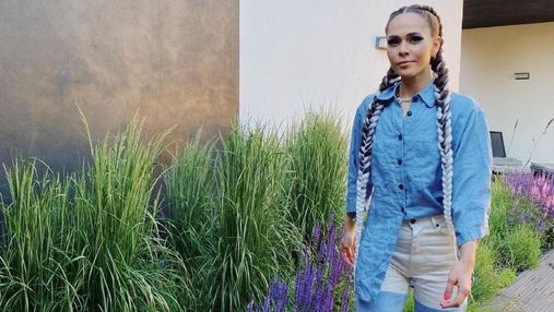 Юлія Саніна захопила трендовим образом у джинсовому вбранні: яскраве фото