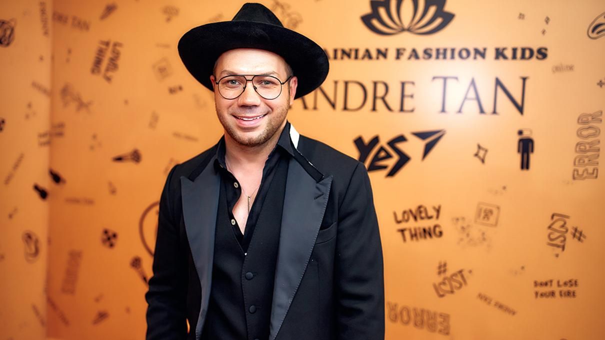 Андре Тан представил совместную коллекцию с брендом YES Андре Тан представил совместную коллекцию с брендом YES