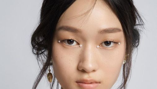 Главные летние тренды в макияже: визажист Dior рассказал о золоте, жемчуге и сияющей коже