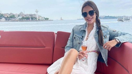 Победительница "Холостяка-10" Даша Ульянова прогулялась на яхте в Турции: фото