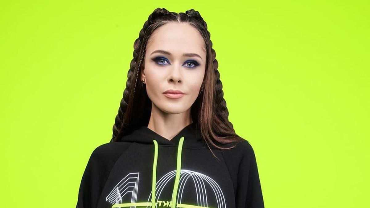 Чарівний образ Юлії Саніної Чарівний образ Юлії Саніної