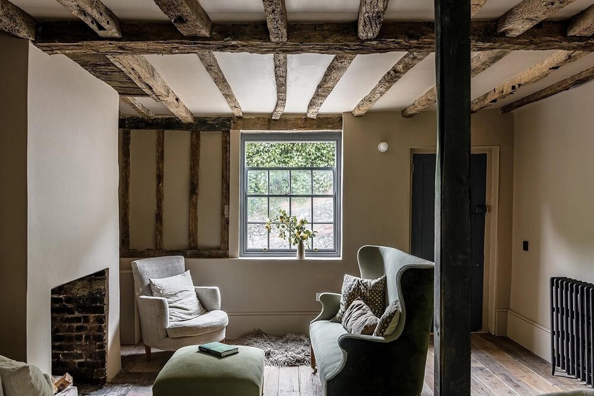 В Англии реставрировали коттедж 17 века: удивительные фото В Англии реставрировали коттедж 17 века: удивительные фото