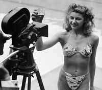 Як виглядав перший купальник бікіні 76 років тому: архівні фото