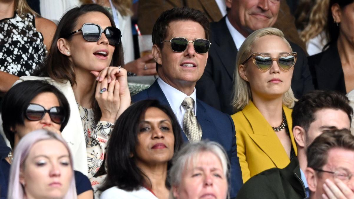 Том Круз з партнеркою по фільму Місія нездійсненна 7 Том Круз з партнеркою по фільму Місія нездійсненна 7