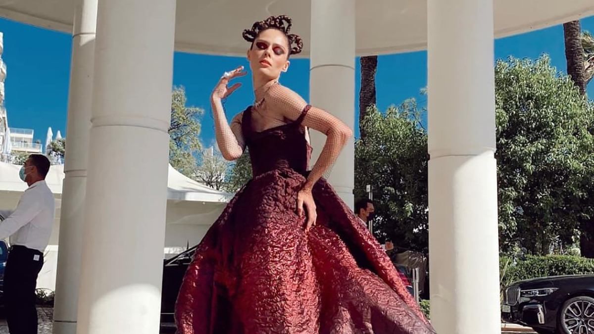 Ефектний вихід Коко Роші Ефектний вихід Коко Роші