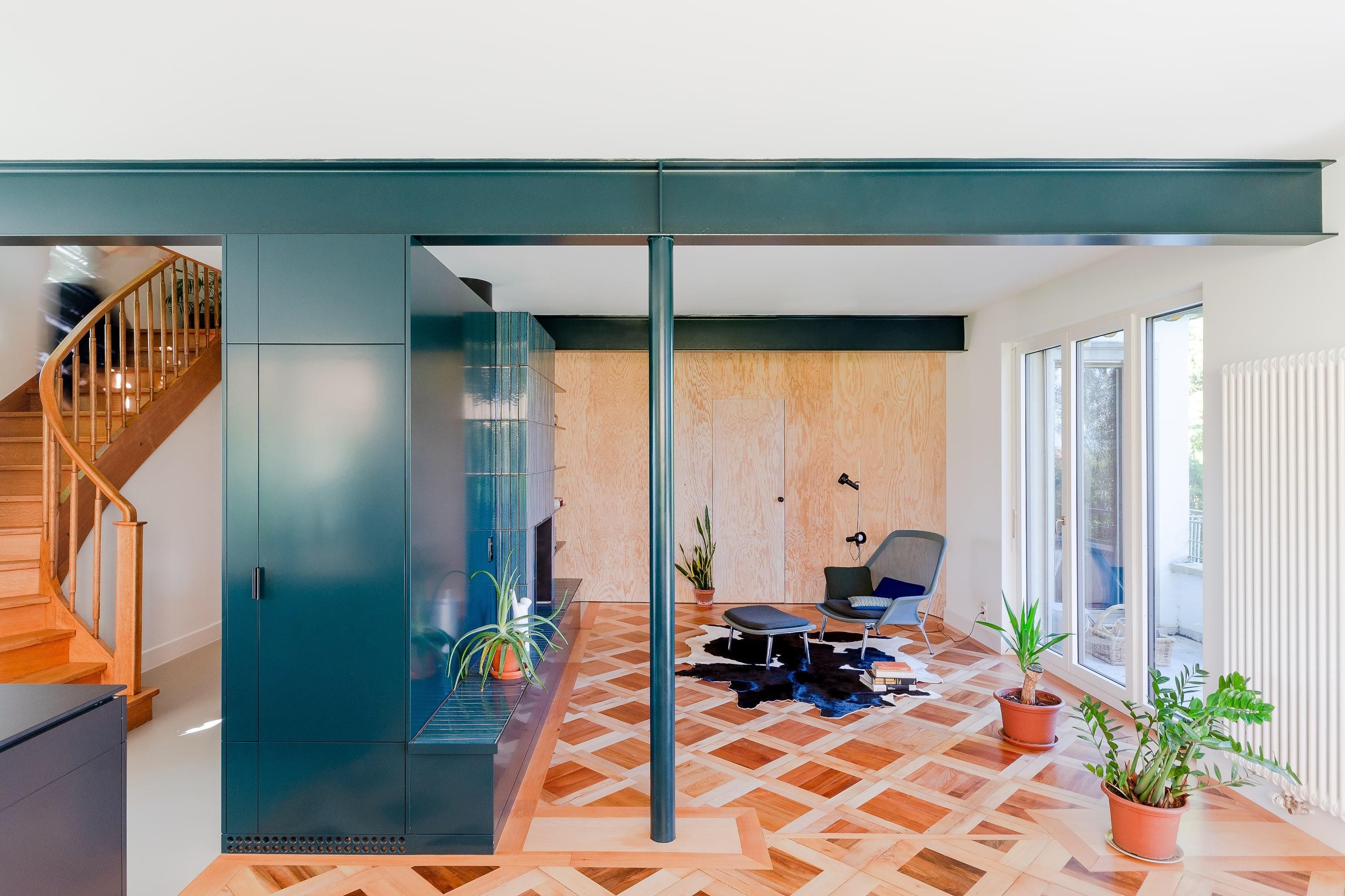 Смілива реконструкція швейцарської вілли 1950-х років: фото Смілива реконструкція швейцарської вілли 1950-х років: фото