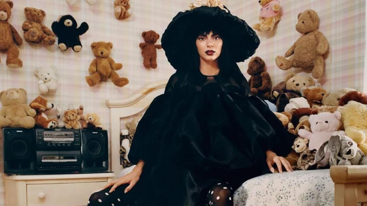 Кендалл Дженнер знялася у новій фотосесії Кендалл Дженнер знялася у новій фотосесії