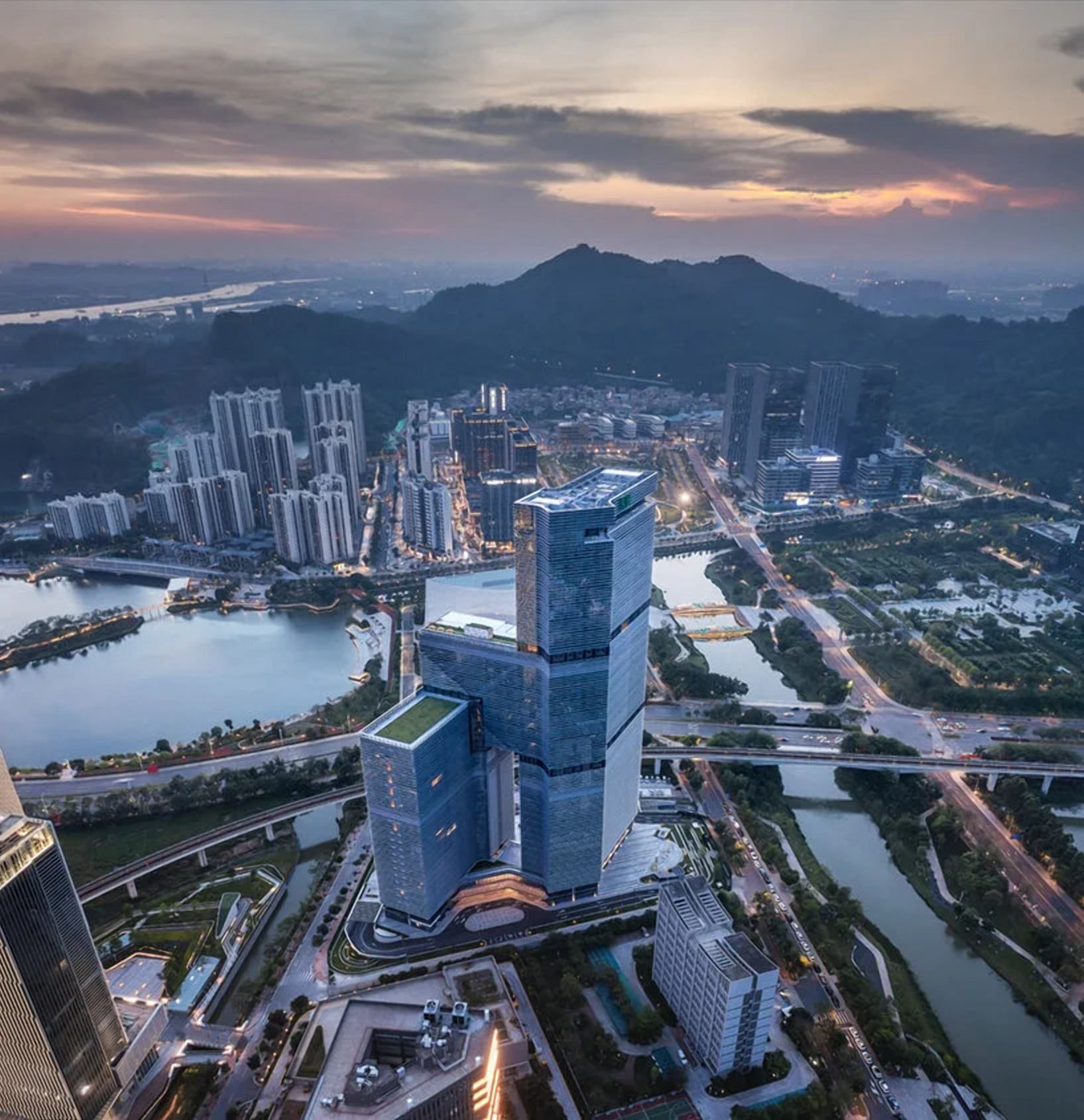 Помпезний шик: у Китаї завершується будівництво неймовірної вежі - Дизайн 24 Помпезний шик: у Китаї завершується будівництво неймовірної вежі - Дизайн 24