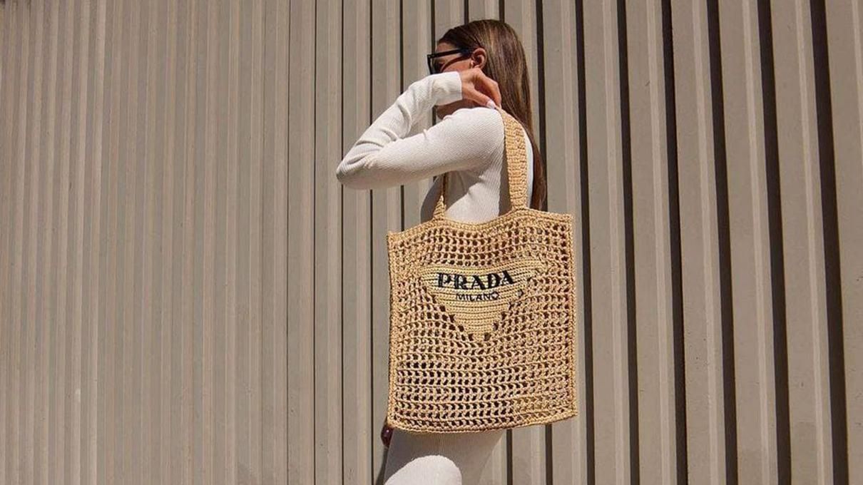 Шопер Prada - трендовый летний аксессуар Шопер Prada - трендовый летний аксессуар