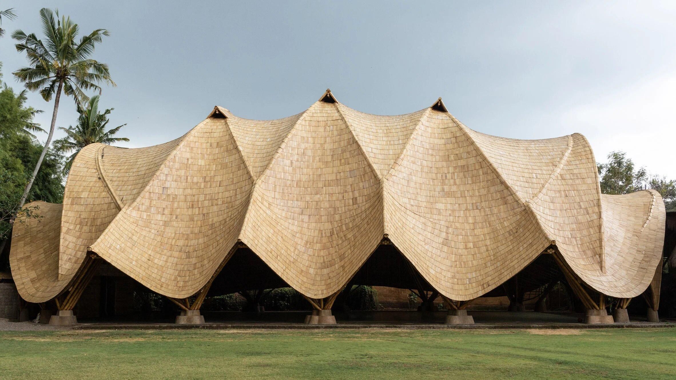 Бамбукова арка: на Балі завершили будівництво унікального шкільного простору - Дизайн 24 Бамбукова арка: на Балі завершили будівництво унікального шкільного простору - Дизайн 24