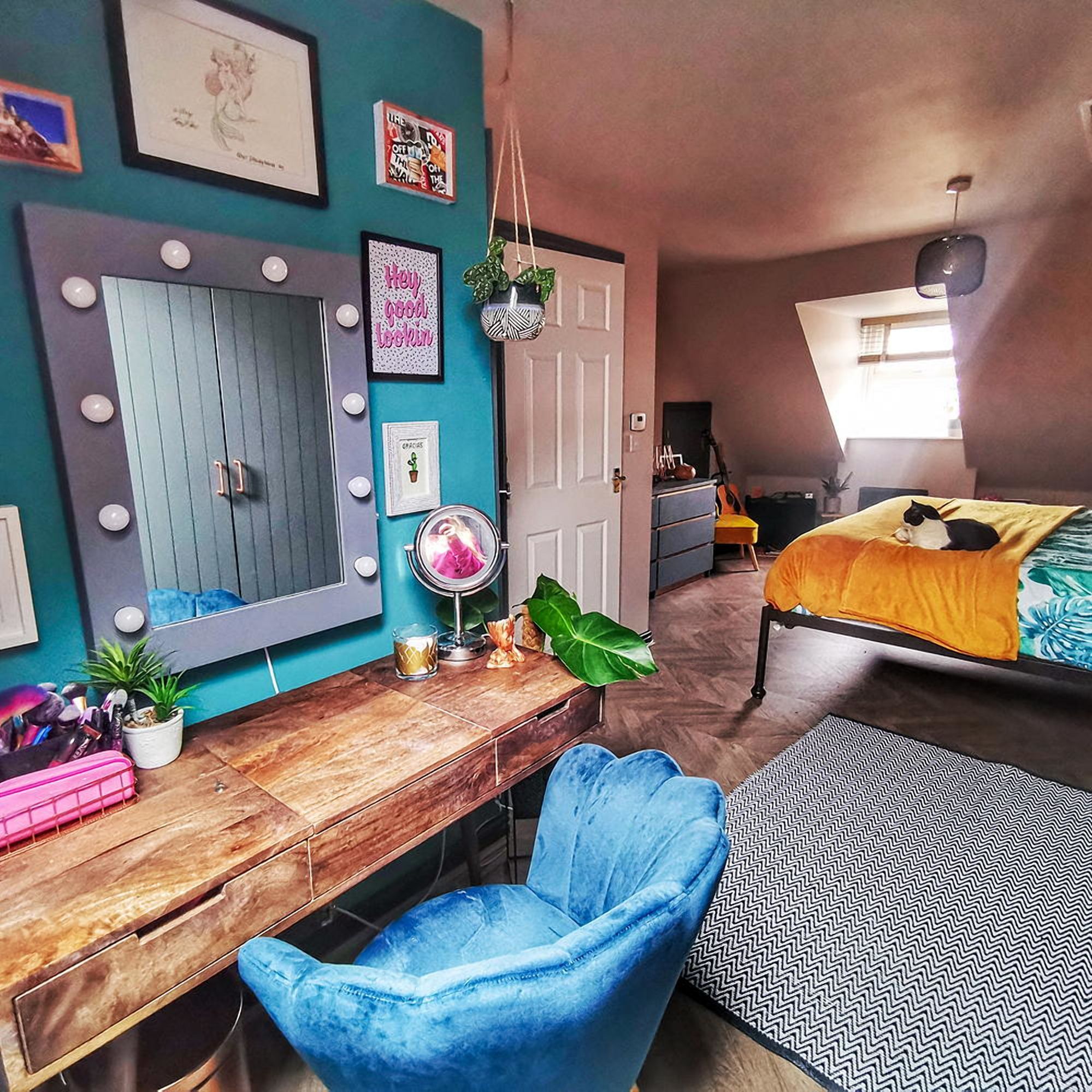 Жіноче щастя: як перетворити занедбану нішу на стильну гардеробну - Дизайн 24 Жіноче щастя: як перетворити занедбану нішу на стильну гардеробну - Дизайн 24