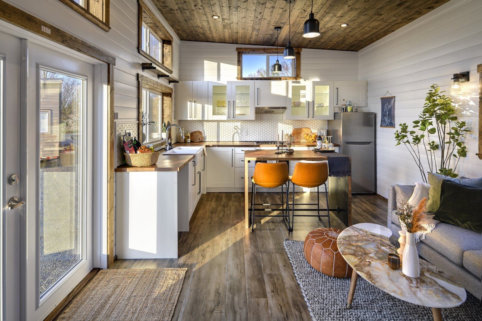 Сім'я переїхала в мобільний дім площею 49 квадратів: переваги крихітного житла - Дизайн 24 Сім'я переїхала в мобільний дім площею 49 квадратів: переваги крихітного житла - Дизайн 24