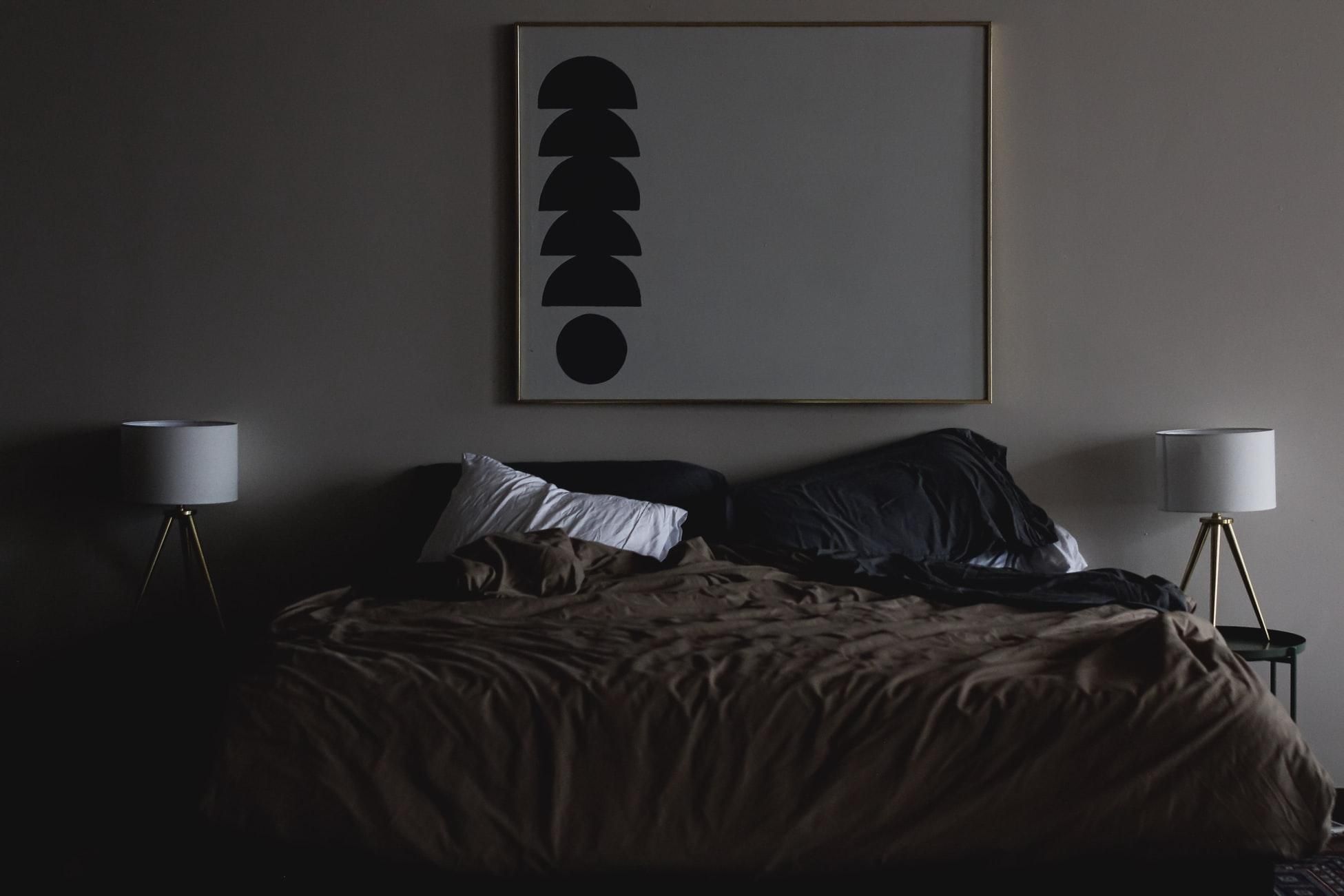 Черный цвет в спальне: как использовать, чтобы создать стильную и уютную комнату - Дизайн 24