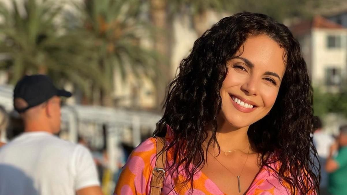 Настя Каменських показала варіант образу для відпустки: фото Настя Каменських показала варіант образу для відпустки: фото