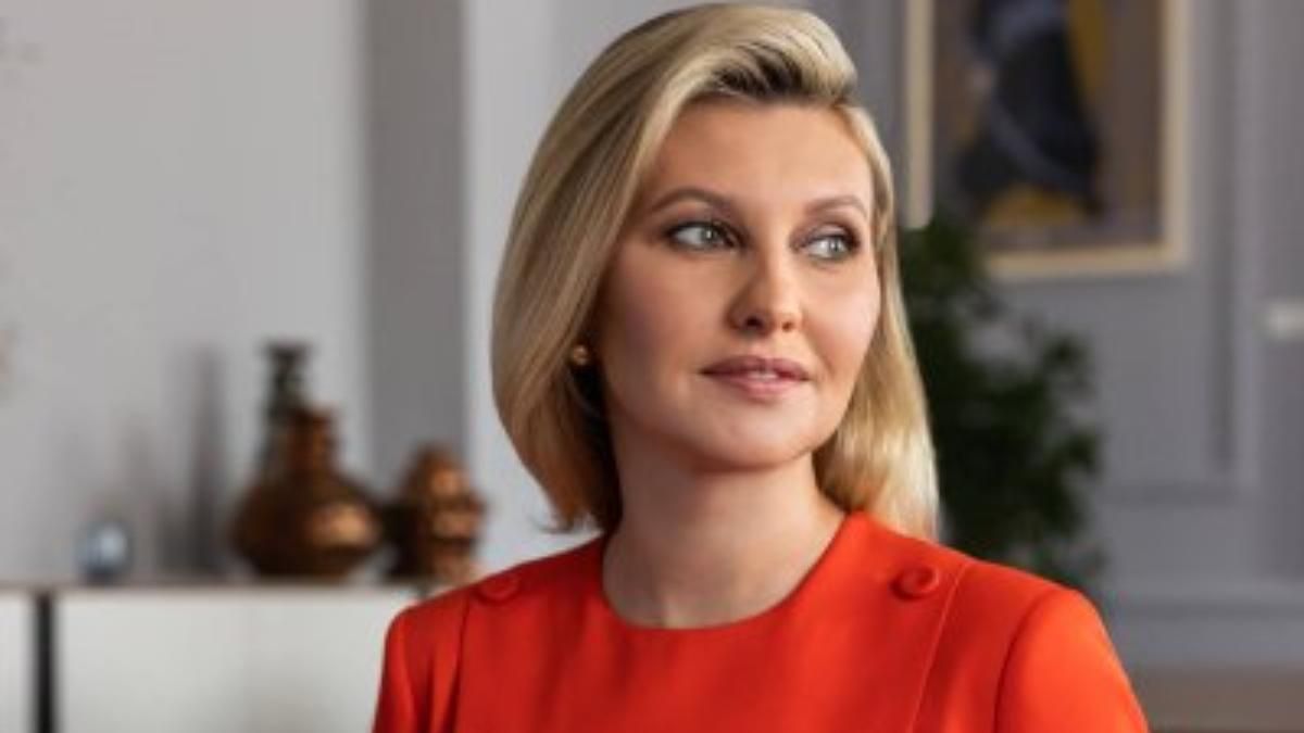 Олена Зеленська розповіла. хто підбирає їй гардероб Олена Зеленська розповіла. хто підбирає їй гардероб