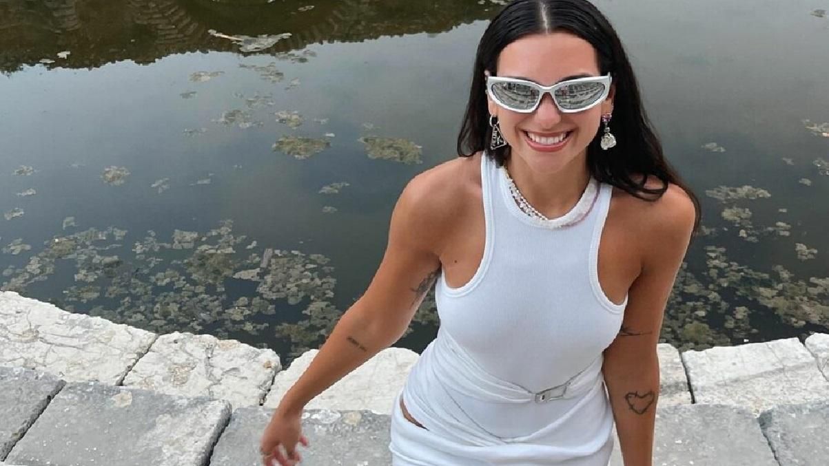 Любовь к белому: как Дуа Липа носит классический летний цвет - Fashion Любовь к белому: как Дуа Липа носит классический летний цвет - Fashion