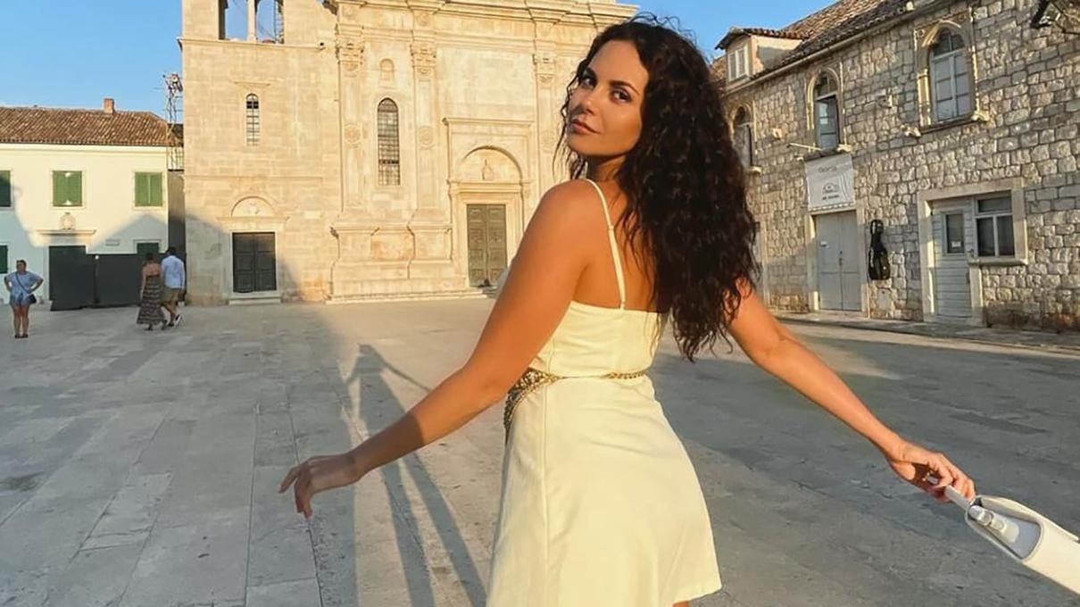 NK показала стильний аутфіт NK показала стильний аутфіт