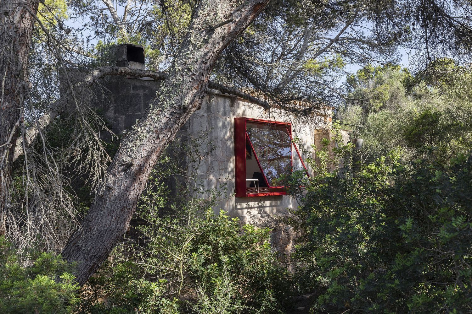 Втеча від світу: в Іспанії створили неймовірний будиночок для заглиблення в себе - Дизайн 24