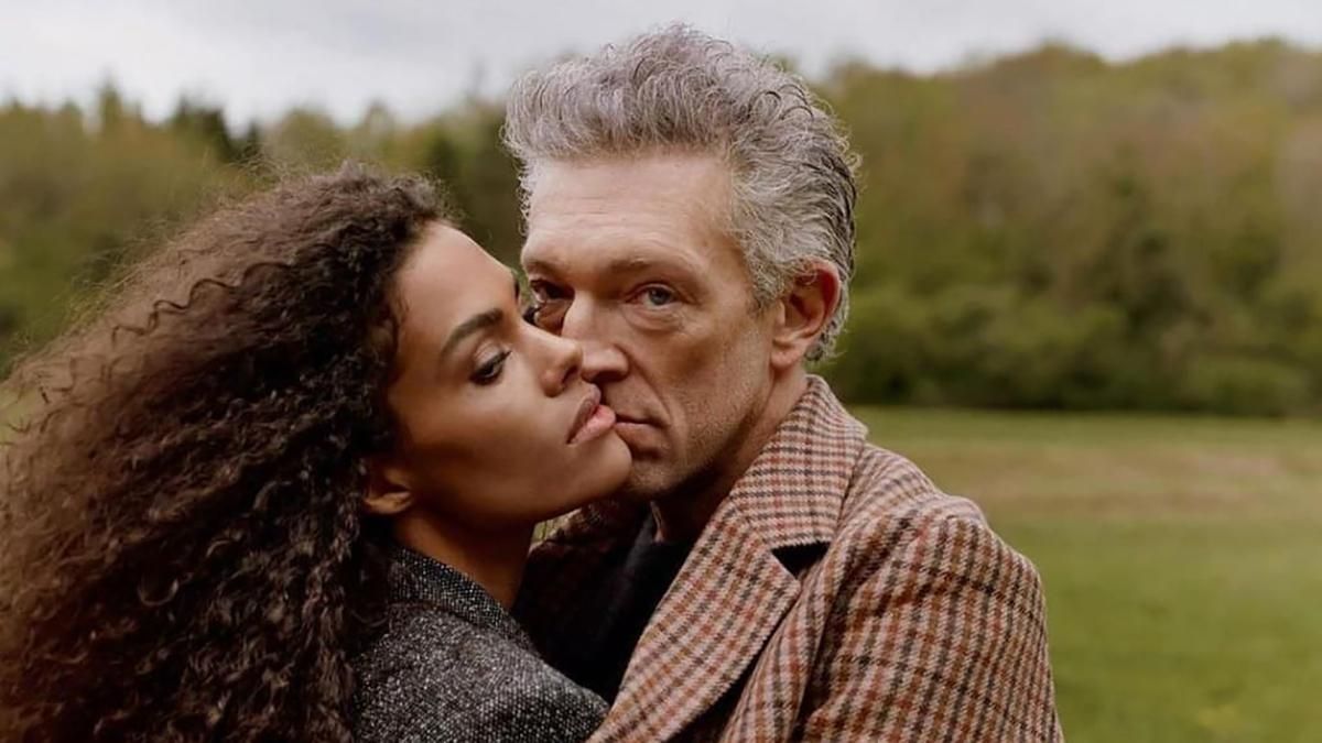 Тина Кунаки и Венсан Кассель снялись в роскошной рекламной кампании для бренда The Kooples Тина Кунаки и Венсан Кассель снялись в роскошной рекламной кампании для бренда The Kooples